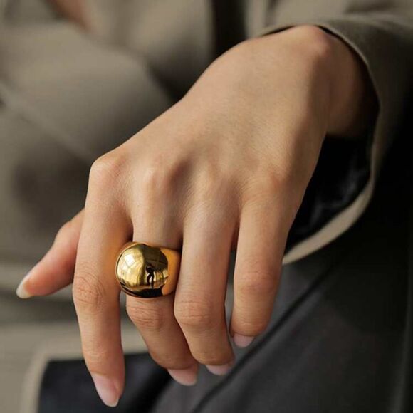 Anthropologie Jewelry - Minimalist gold ring #1038